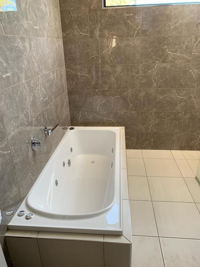 Captains Cove 1St Floor Spa Luxury Apartments - Free Netflix Paynesville Extérieur photo